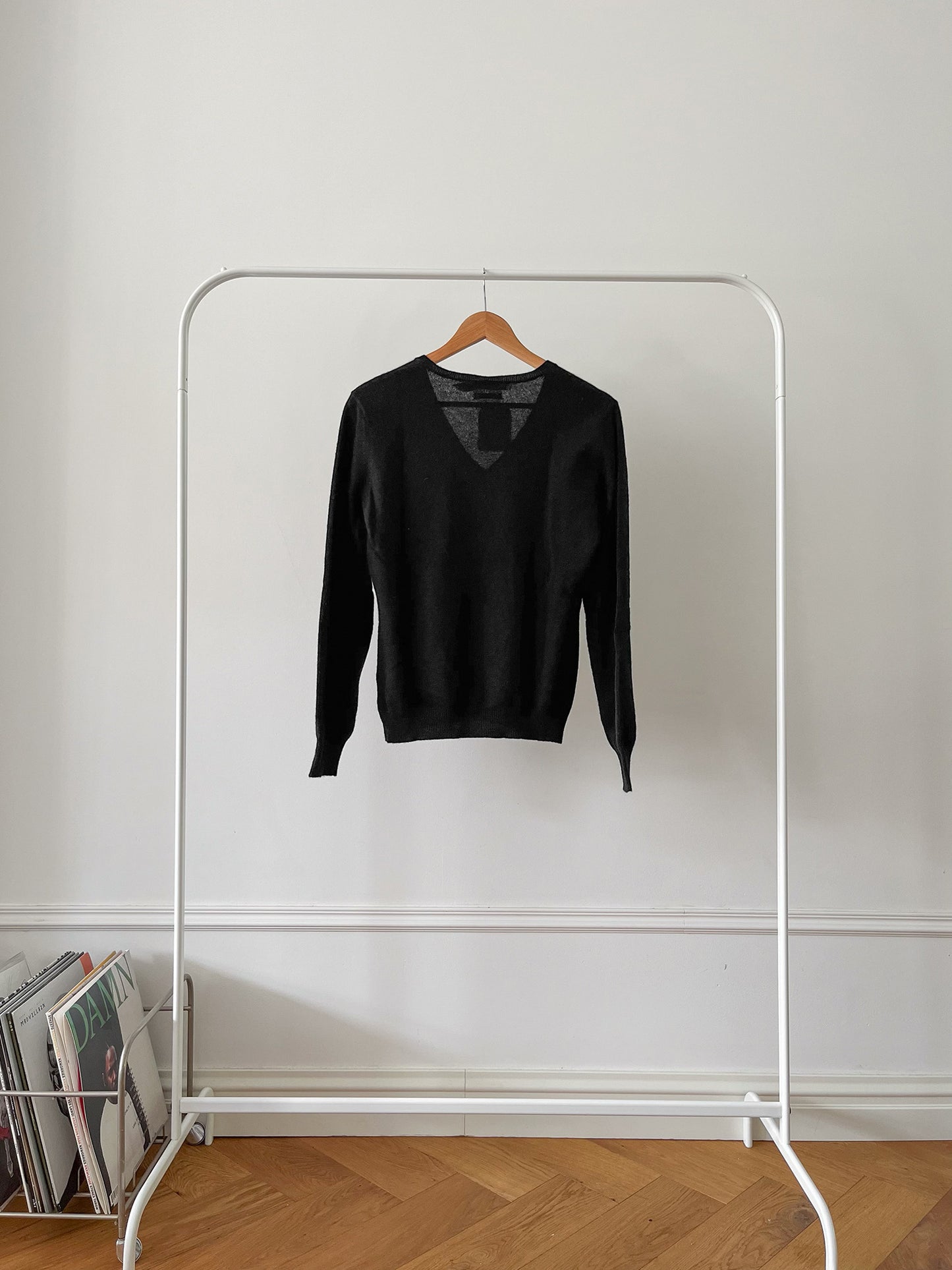 RALPH LAUREN V-NECK CASHMERE SWEATER