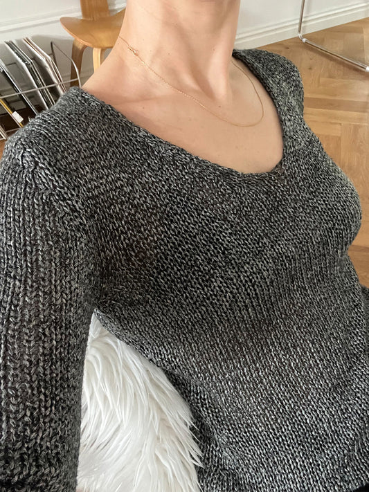 SILVER KNITTED TOP