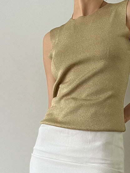 GOLDEN SLEEVELESS KNIT TOP