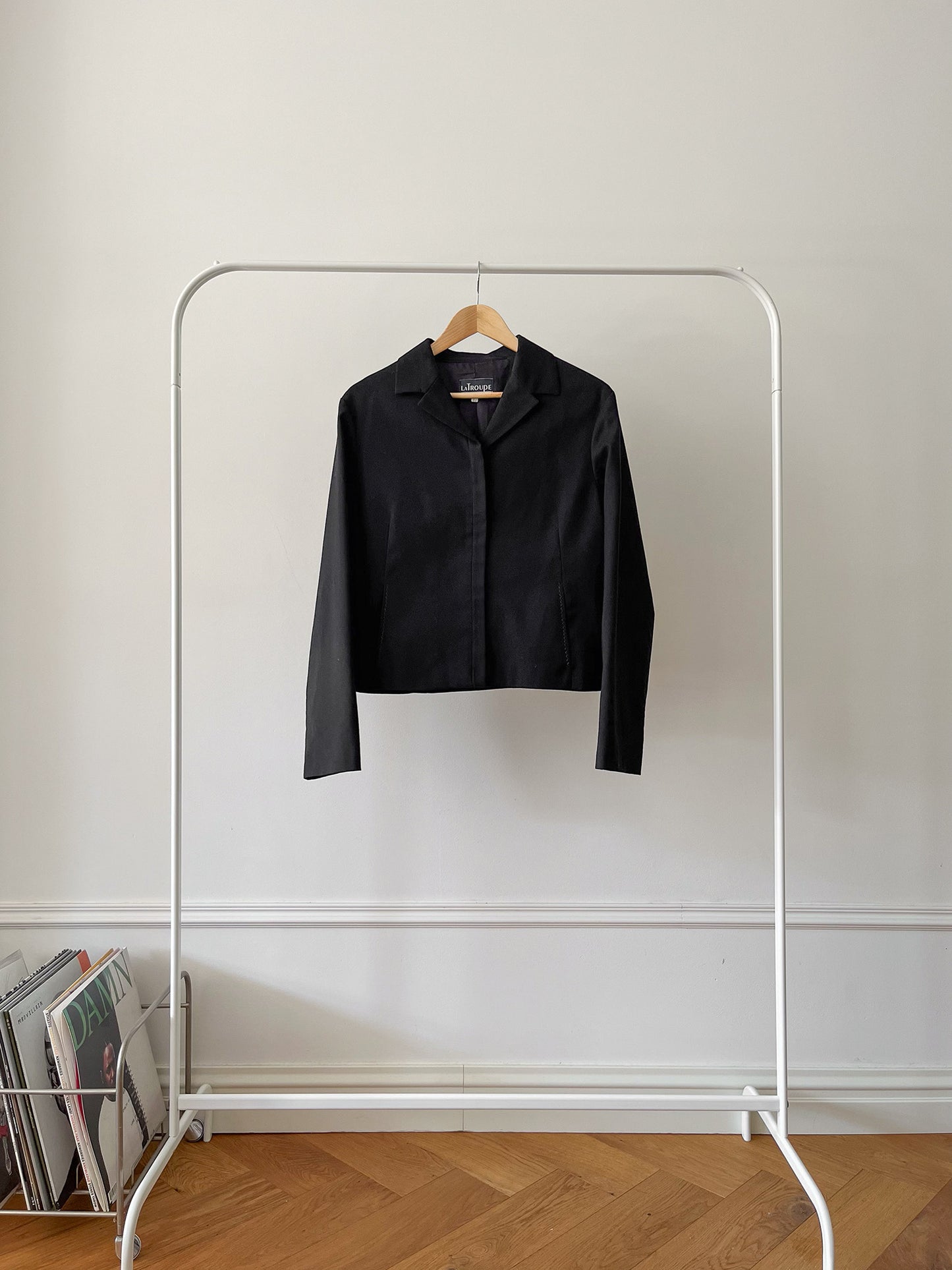 BLACK BOXY LIGHT JACKET